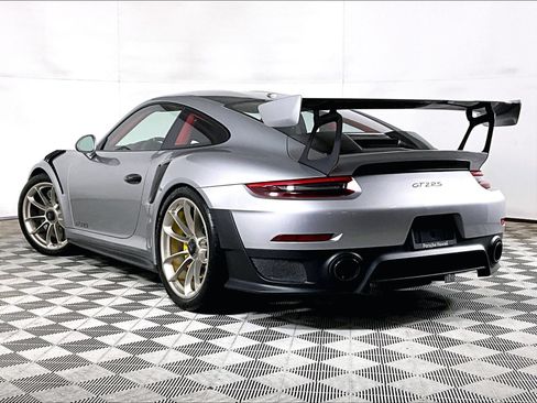 Used 2018 Porsche 911 GT2 RS RWD image 3