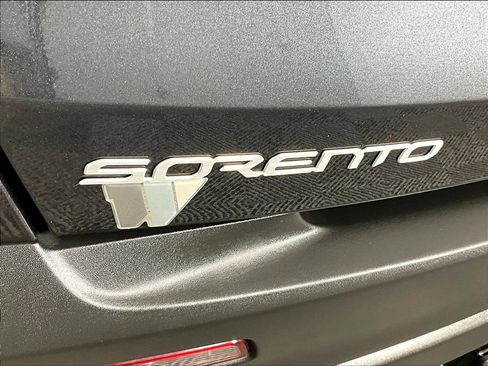 Used 2023 Kia Sorento LX FWD image 24