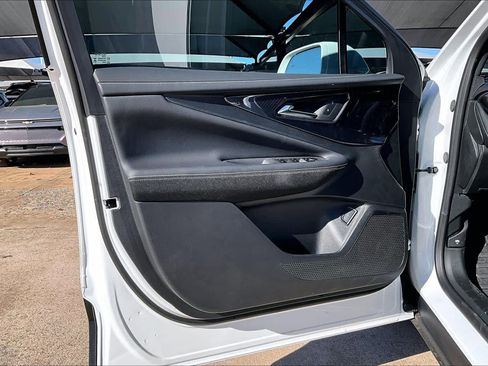 New 2025 Chevrolet Blazer EV LT image 11