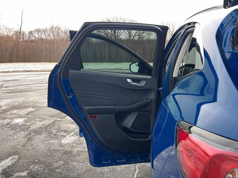 Used 2022 Ford Escape Titanium w/ Class II Trailer Tow Package image 34