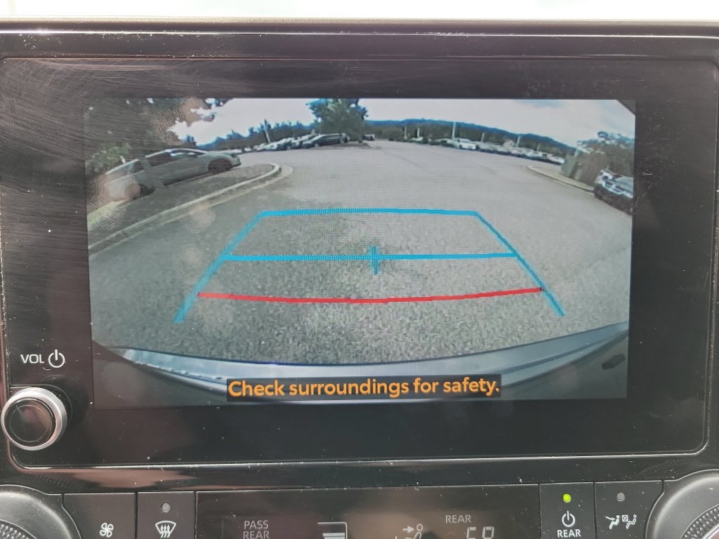 Used 2023 Toyota Highlander LE AWD/4WD image 20