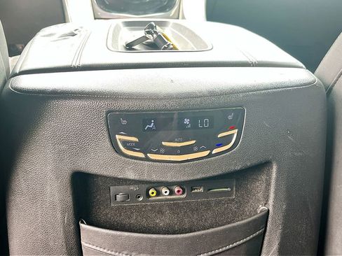 Used 2015 Cadillac Escalade Premium AWD/4WD image 28