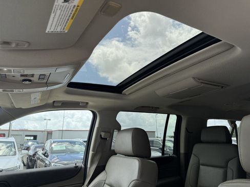 Used 2016 GMC Yukon XL SLT w/ Open Road Package image 14