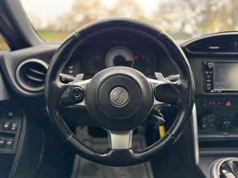 Used 2018 Toyota 86 RWD image 17