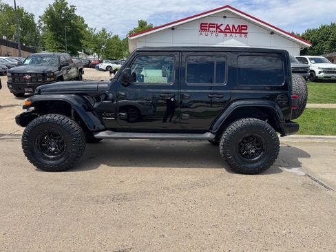 Used 2021 Jeep Wrangler Unlimited Sahara AWD/4WD image 2