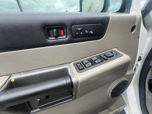 Used 2003 HUMMER H2 w/ Preferred Equipment Group image 9