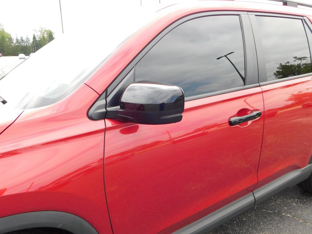 Used 2023 Honda Pilot TrailSport image 11