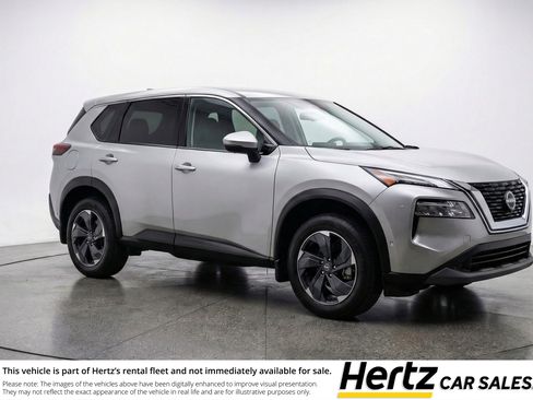 Used 2025 Nissan Rogue SV image 1