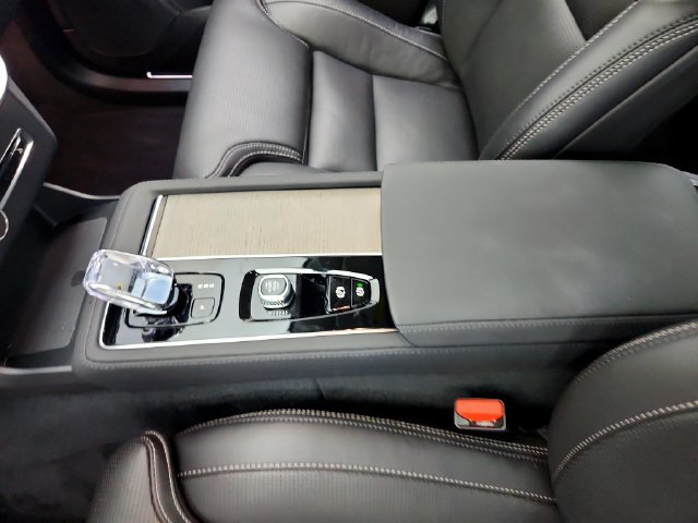 Used 2026 Volvo XC90 B6 Ultra w/ Protection Package Premier AWD/4WD image 25