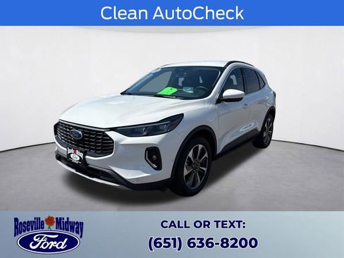 Used 2023 Ford Escape Platinum w/ Premium Technology Package AWD/4WD image 3