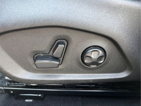 Used 2021 Jeep Renegade Limited image 17