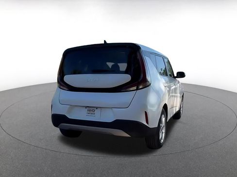 Used 2025 Kia Soul LX w/ LX Technology Package FWD image 14