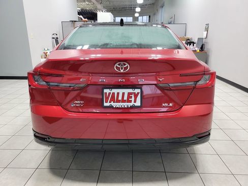Used 2025 Toyota Camry XLE image 5