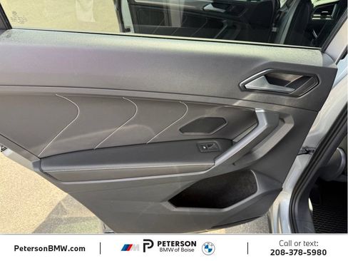 Used 2022 Volkswagen Tiguan SE R-Line AWD/4WD image 17