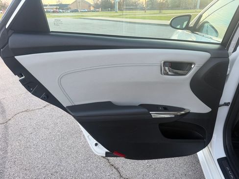 Used 2018 Toyota Avalon Limited FWD image 46