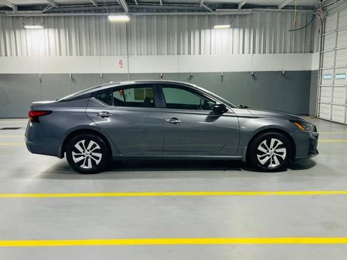 Used 2025 Nissan Altima 2.5 S FWD image 18