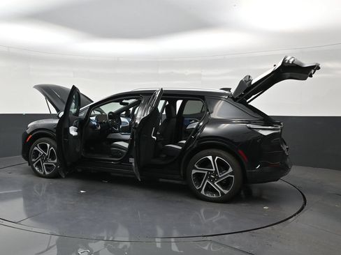 Used 2026 Chevrolet Equinox EV LT w/ Convenience Package II FWD image 30