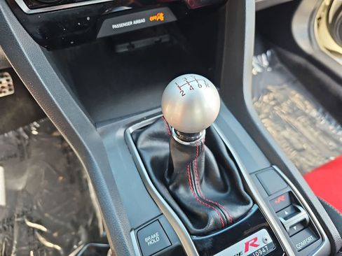 Used 2018 Honda Civic Type R image 21