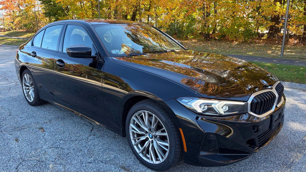 Certified 2023 BMW 330i xDrive Sedan w/ Premium Package AWD/4WD image 5