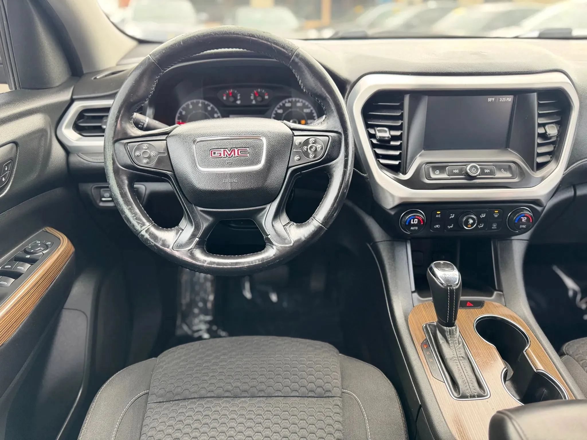 Used 2017 GMC Acadia SLE FWD image 14