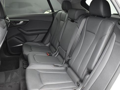 Used 2023 Audi Q8 Premium Plus image 24