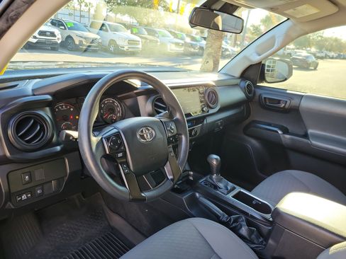 Used 2022 Toyota Tacoma SR image 12