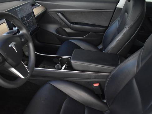 Used 2023 Tesla Model 3 Standard Range image 18