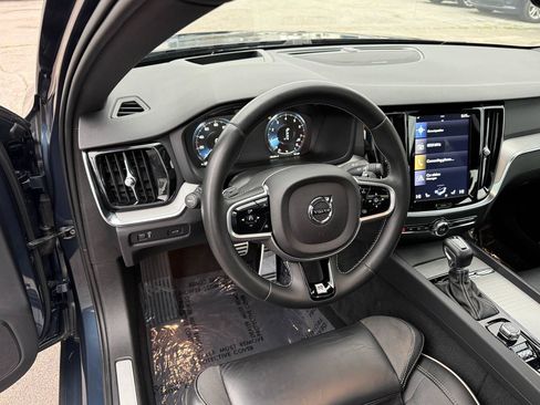 Used 2019 Volvo S60 T5 R-Design FWD image 16