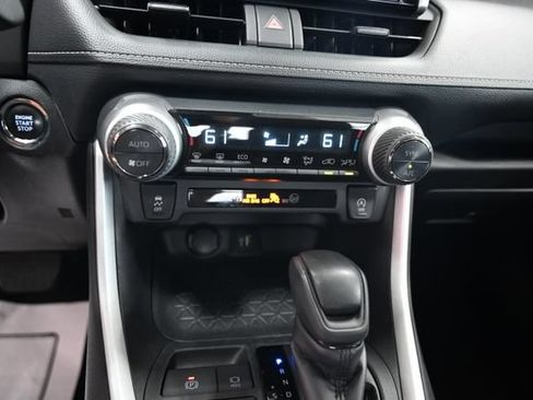 Used 2024 Toyota RAV4 XLE FWD image 17