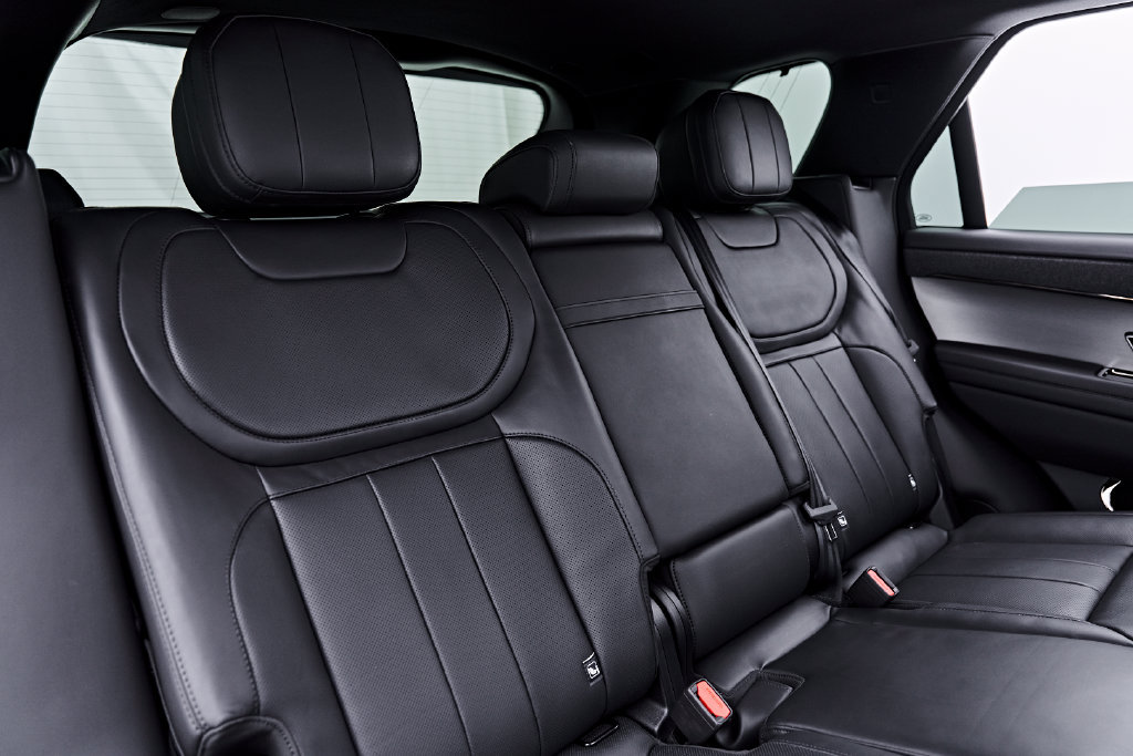 Used 2025 Land Rover Range Rover Sport SE AWD/4WD image 58