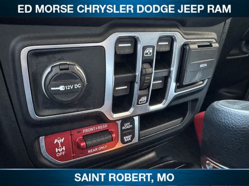 Used 2020 Jeep Gladiator Rubicon w/ Cold Weather Group AWD/4WD image 16