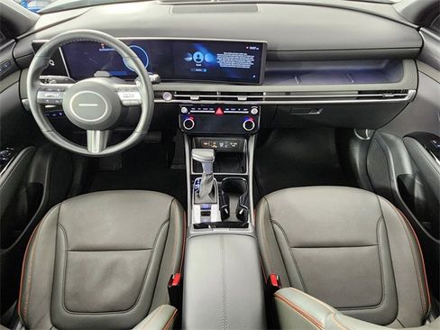 Certified 2025 Hyundai Santa Cruz Limited image 13