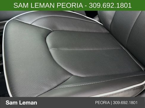New 2027 Chrysler Pacifica Limited w/ Family Tech Group FWD image 20