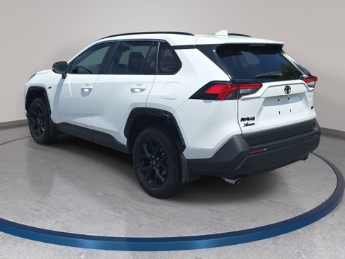 Used 2025 Toyota RAV4 XLE FWD image 7