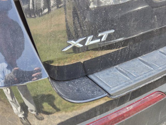 Used 2024 Ford Explorer XLT RWD image 5
