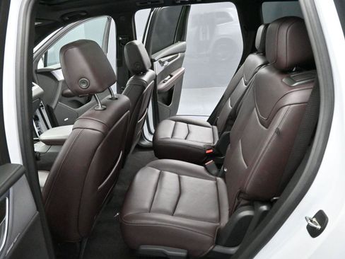 Certified 2024 Cadillac XT6 Premium Luxury image 30