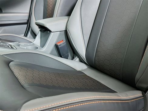 Used 2025 Subaru Crosstrek 2.5i Limited w/ Popular Package #4A image 9