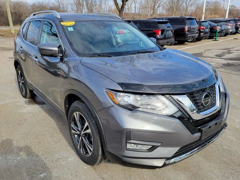Used 2020 Nissan Rogue SV image 13