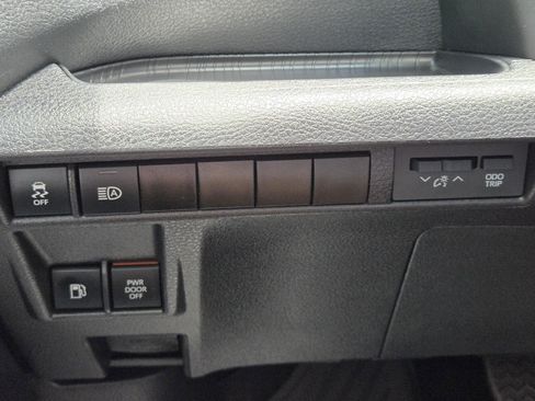 Certified 2025 Toyota Sienna XSE FWD image 23