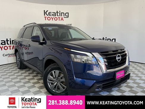 Used 2024 Nissan Pathfinder SV AWD/4WD image 2