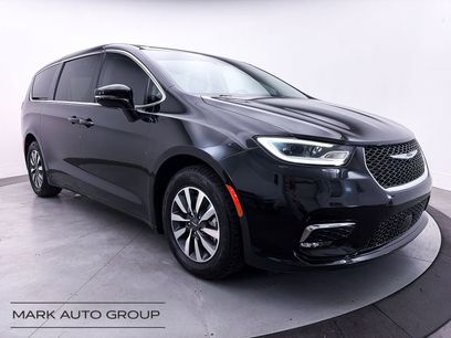 Used 2022 Chrysler Pacifica Touring-L