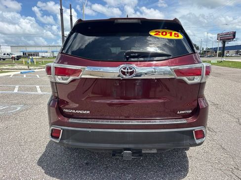 Used 2015 Toyota Highlander Limited Platinum FWD image 4