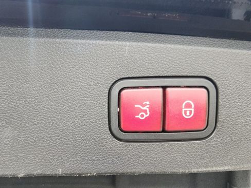 Used 2014 Mercedes-Benz E 350 4MATIC Sedan image 8