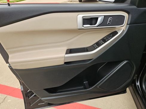 Used 2024 Ford Explorer XLT w/ Equipment Group 202A image 14