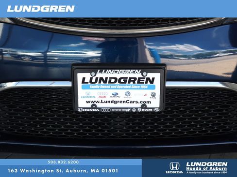 Used 2018 Chrysler Pacifica Touring-L FWD image 34