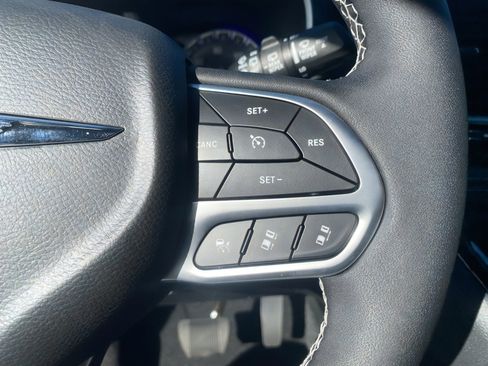 New 2026 Chrysler Pacifica Select image 15