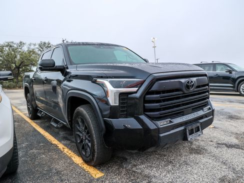 Used 2023 Toyota Tundra SR5 w/ SR5 Convenience Package AWD/4WD image 6