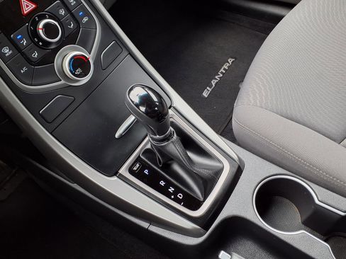 Used 2016 Hyundai Elantra SE w/ Option Group 02 image 23