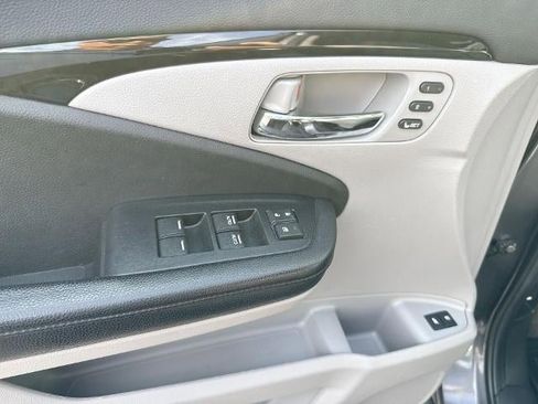 Used 2019 Honda Pilot Touring image 24