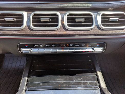 Used 2022 Mercedes-Benz GLS 450 4MATIC image 24
